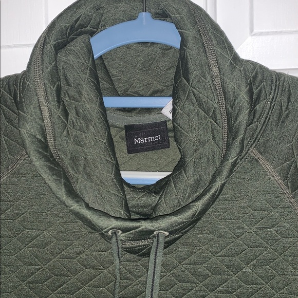Marmot Annie Cowl neck quilted sweater/sweatshirt
Size M LIKE NEW EUC - Picture 7 of 8